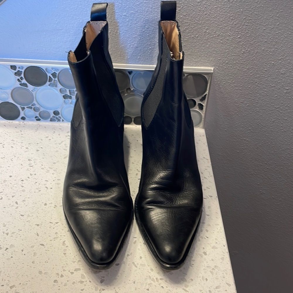 MICHAEL Kors woman’s black leather ankle boots